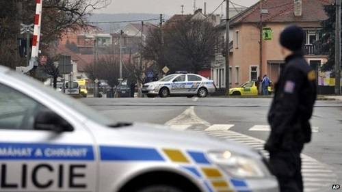 捷克餐厅发生枪击案8人丧生 枪手作案后自杀