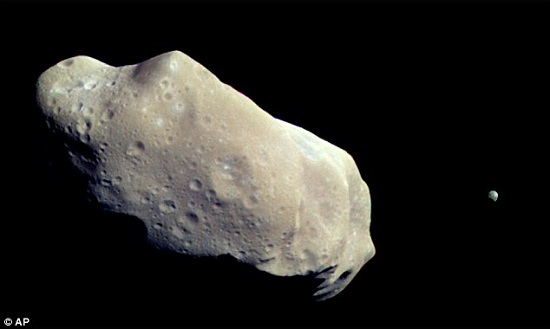 含一亿吨白金小行星接近地球价值逾5万亿美元