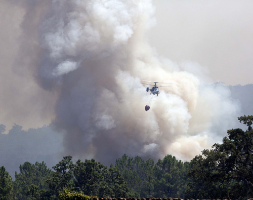 西班牙西部山林野火猛烈延烧约1400人撤离