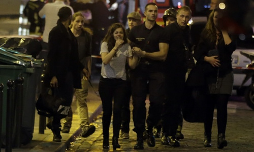 法媒：法国枪击爆炸事件造成60人死上百人被劫持