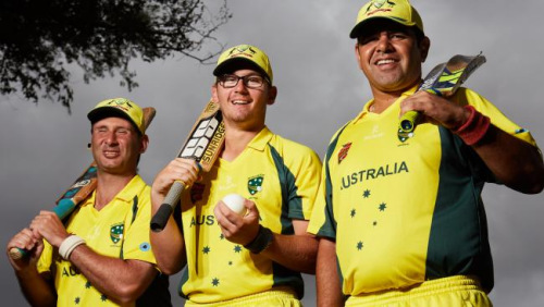眼盲仍不放弃打板球 男子终入选澳大利亚国家队