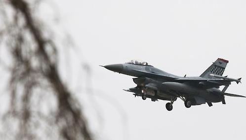 韩国一架KF-16战斗机坠毁2名飞行员紧急逃生
