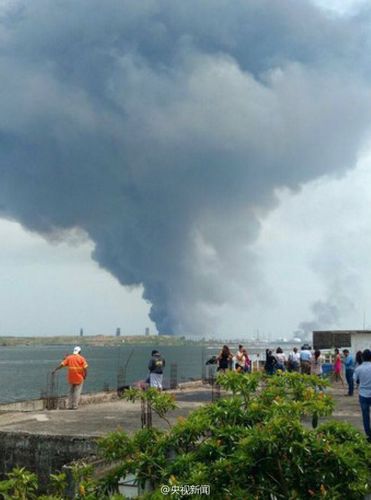 墨西哥南部一石油设施爆炸数百人撤离伤亡不明