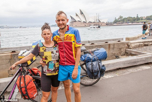 乌克兰夫妇环球骑行在澳意外早产 筹款付医药费