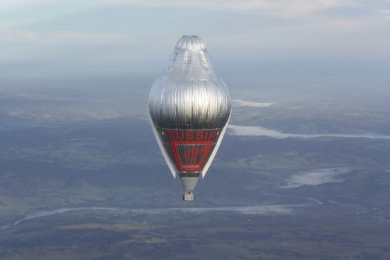俄冒险家完成热气球环球飞行壮举 打破世界纪录(图)