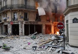 快讯:巴黎市中心发生爆炸 爆炸现场一片狼藉