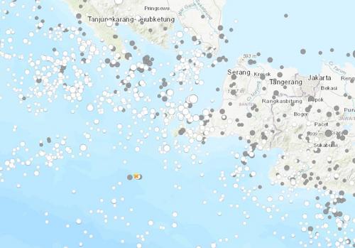 印尼爪哇岛附近海域发生7.4级强震雅加达有震感