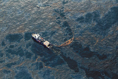 墨西哥湾油污漂移 美国海军加入控制漏油行动