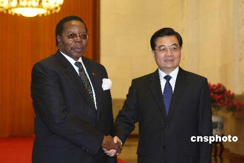 胡锦涛举行仪式欢迎马拉维共和国总统
