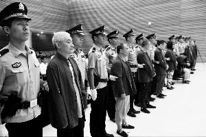 中国侨网市三中院集中宣判涉毒案，除“致命毒师”案7人外，另一毒案的两人也被判刑。