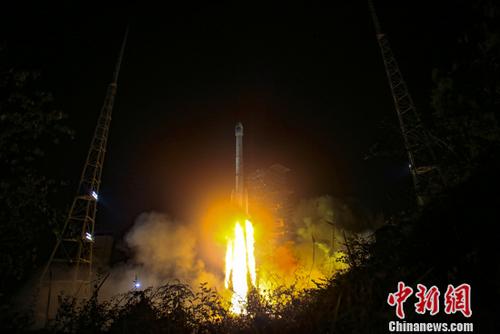 中国成功发射北斗三号系统首颗地球静止轨道卫星
