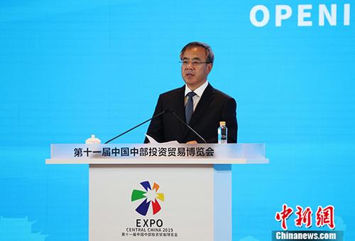 胡春华出席第十一届中国中部投资贸易博览会开幕式