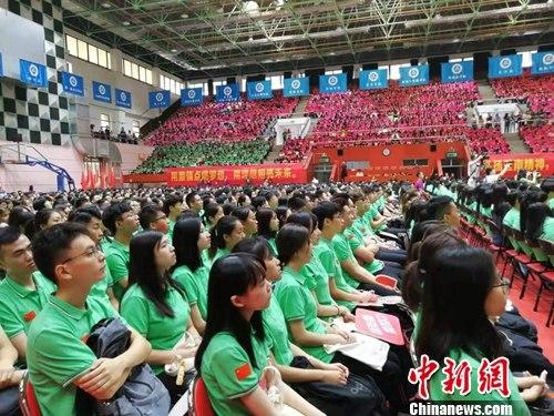 中国侨网暨南大学举行2019年新生开学典礼。郭军 摄