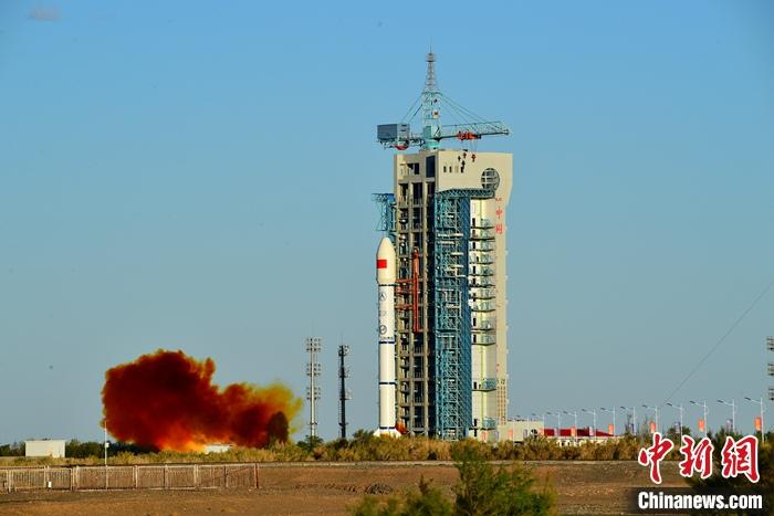 中国成功发射融合试验卫星01/02星
