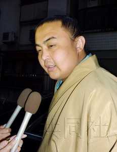 拒绝退役 在日中国籍相扑力士拟通过法律撤销