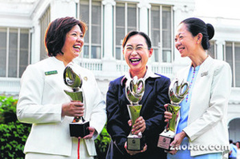 悉心照顾病患 新加坡3名华人女子获总统护士奖