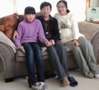 词汇量丰富 新西兰12岁华裔女孩翻译英文童话
