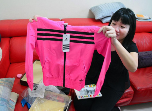 新加坡华人患癌父亲留8份时间胶囊礼物送女儿