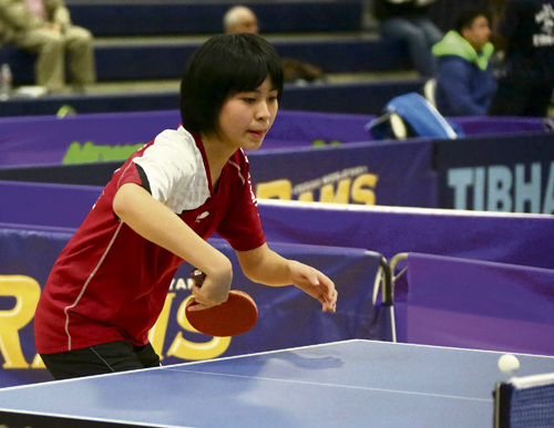 12岁华裔女孩入选美乒乓球国家队 成最年轻球
