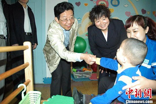 5月7日，中国首家海外华侨华人在祖（籍）国捐建的孤残儿童慈善机构――和平之君侨爱福利院在天津揭牌。中新社发