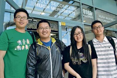 华裔学生抱怨教师工潮迟迟未解决，影响他们升读大学。（加拿大《星岛日报》）