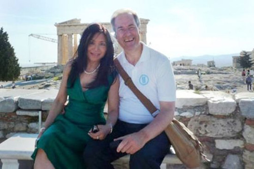 贝茨夫妇在希腊参加慈善徒步行