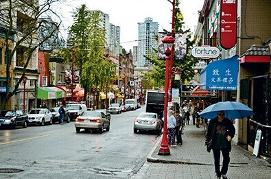 中国侨网振兴温哥华华埠成为市选议题之一，图为华埠街景。（加拿大《星岛日报》/叶惠民 摄）