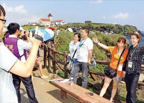 赴济州外国游客十年增长十倍中国游客成主力