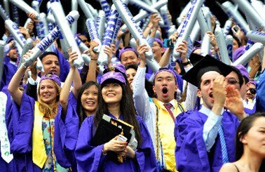 中国侨网越来越多的外国留学生来到美国求学，许多学生面临生活和学习考研，压力巨大。(美国《世界日报》/许振辉 摄) 