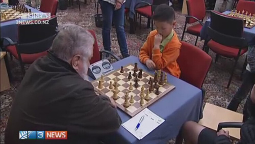 新西兰7岁华裔展露国际象棋天赋将赴新加坡参赛