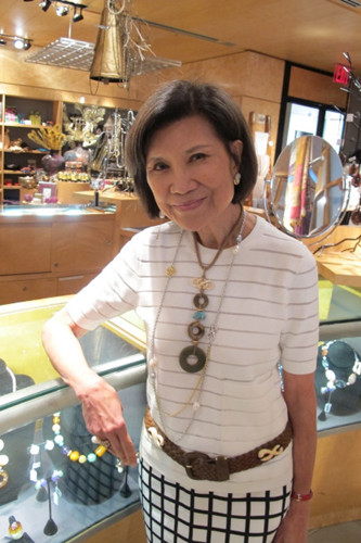 中国侨网罗启妍以自己姓名创立的珠宝品牌Kai-Yin Lo是首批国际公认亚洲品牌。（美国《世界日报》）