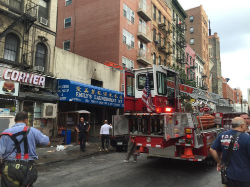 纽约华埠一华裔洗衣店突发火灾起火原因仍在调查