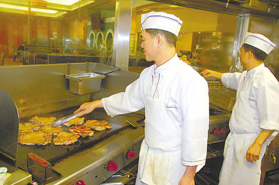 不受倒闭潮影响 美南加州华人餐馆趁势扩张
