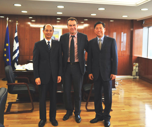 中国大使与希腊官员座谈吁解决华侨关心治安问