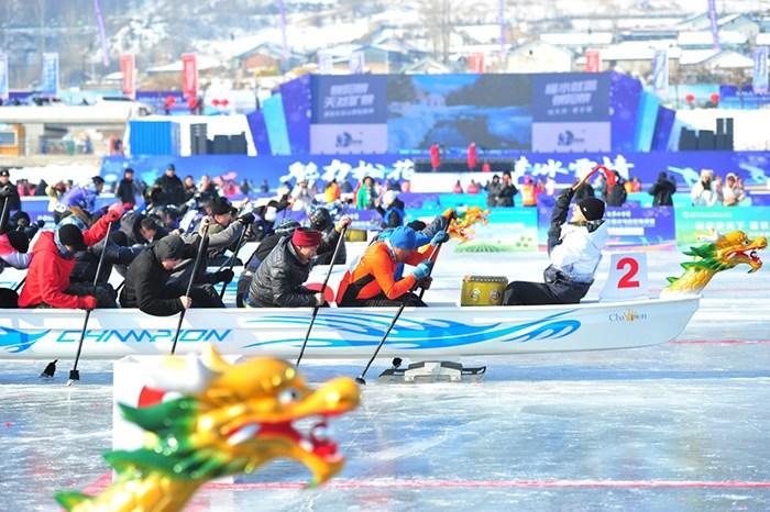 中外选手在吉林白山挑战“冰雪马拉松”