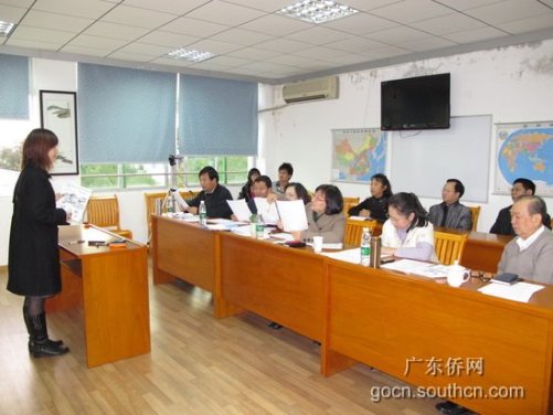 广东省侨务机构举办外派华文志愿教师首场面试