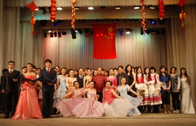白俄罗斯中国留学生举办文艺晚会喜迎新春