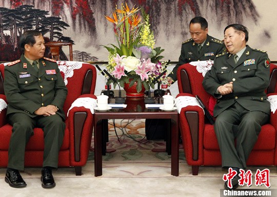 戚建国图片