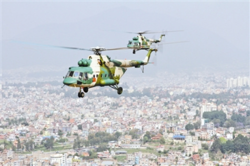 陆航旅新型直升机创实弹全命中纪录 习主席曾视察