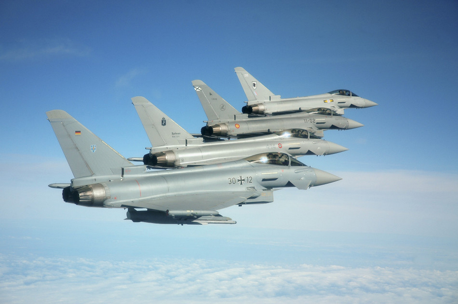 已有F-18苏-30 马来西亚还要买台风战机?