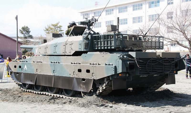 日本10式坦克高调展示超强液压悬挂系统