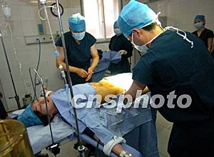 中国 第一人造美女 做最后的吸脂手术