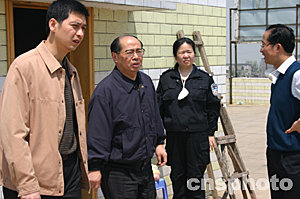 图:重庆市委书记黄镇东前往指挥引爆工作