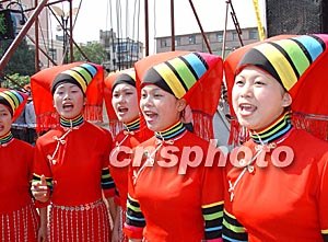 组图:壮族民众欢度传统节日农历三月三