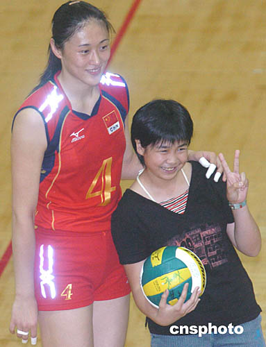 中国女子排球队在香港修顿体育馆表演
