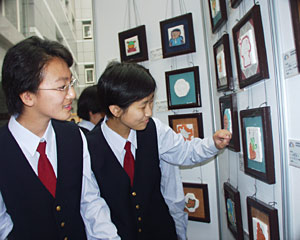 加强素质教育 中学生艺术节显彰学生艺术情趣