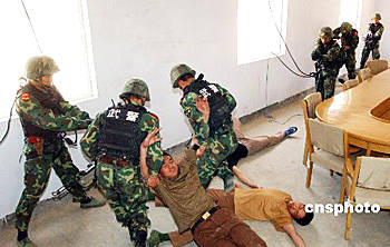 中国武警反恐实战演练