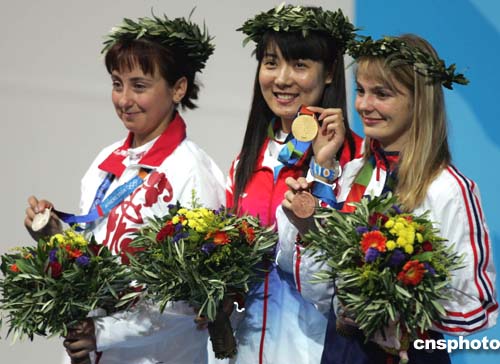 台湾媒体显著报道杜丽夺取雅典奥运首枚金牌