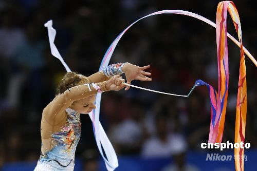 白俄罗斯选手茹科娃夺得艺术体操个人全能银牌
