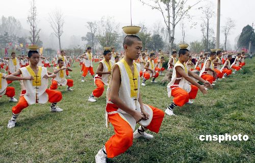 图:少林寺第二届世界传统武术节迎宾活动